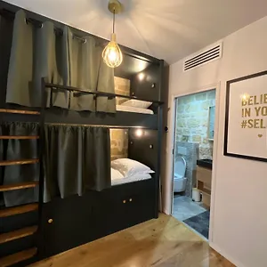 Hostel Fraternity-hotel Parijs